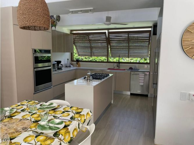 Casa de 4 alcobas en venta en Girardot, Girardot, 323 m² · foto 13 de 24