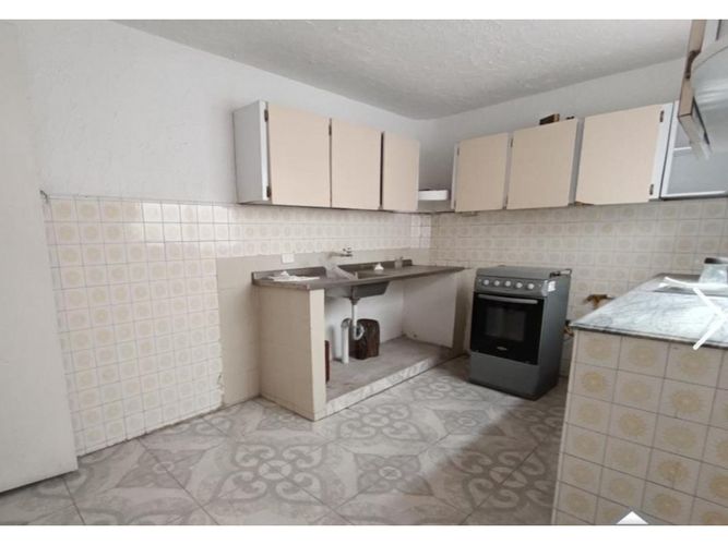 Casa de 5 alcobas en venta en Simon Bolivar, Medellín, 250 m² · foto 6 de 14