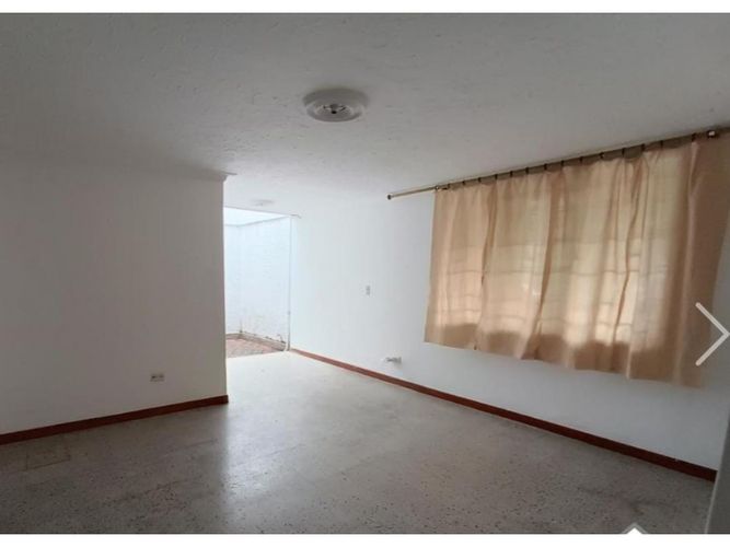 Casa de 5 alcobas en venta en Simon Bolivar, Medellín, 250 m² · foto 10 de 14