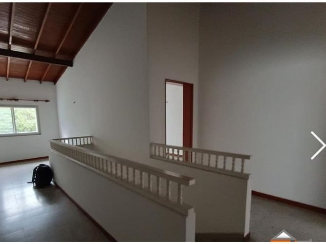Casa de 5 alcobas en venta en Simon Bolivar, Medellín, 250 m² · foto 11 de 14
