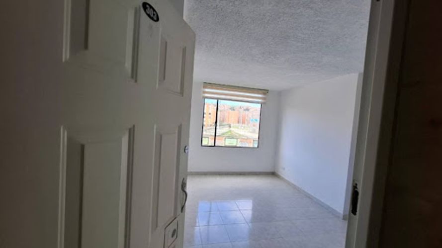 Apartamento de 3 alcobas en venta en Tejares, Soacha, 46 m² · foto 4 de 21