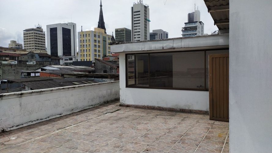 Edificio en venta en El Centro, Manizales, 751 m² · foto 2 de 24