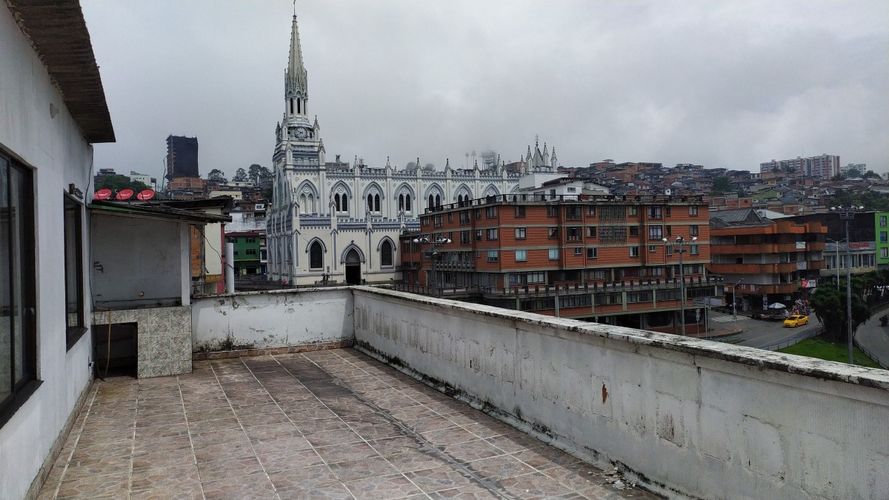 Edificio en venta en El Centro, Manizales, 751 m² · foto 4 de 24