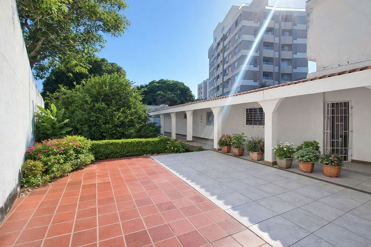 Casa en venta en Ciudad Jardin, Barranquilla · foto 3 de 18