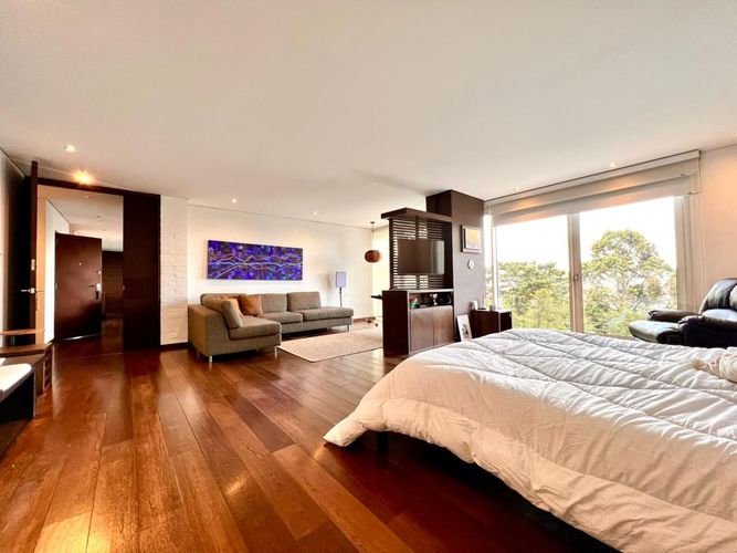 Apartamento de 3 alcobas en venta en Los Rosales, Bogotá, 277 m² · foto 8 de 24