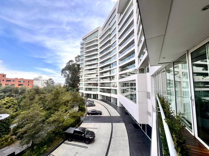 Apartamento de 3 alcobas en venta en Los Rosales, Bogotá, 277 m² · foto 1 de 24