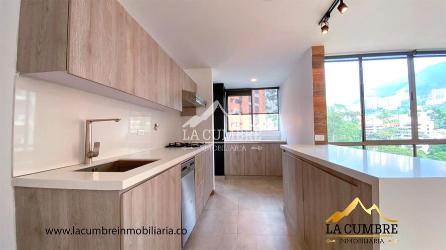Apartamento de 3 alcobas en arriendo en Los Balsos, Medellín, 125 m² · foto 4 de 15