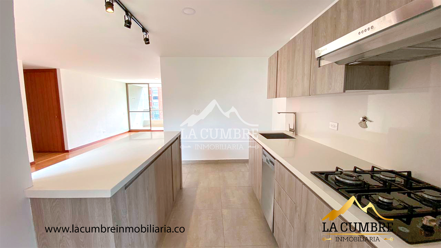 Apartamento de 3 alcobas en arriendo en Los Balsos, Medellín, 125 m² · foto 5 de 15