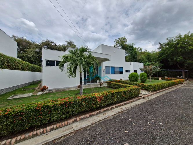 Casa de 3 alcobas en venta en Agua Blanca, Girardot, 610 m² · foto 18 de 19