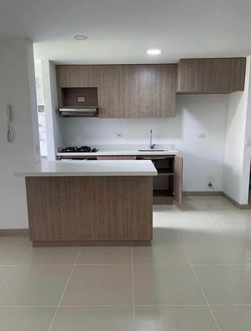 Apartamento de 3 alcobas en venta en Las Lomitas, Sabaneta, 64 m² · foto 2 de 16