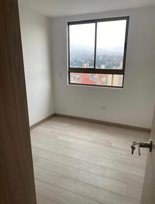 Apartamento de 3 alcobas en venta en Las Lomitas, Sabaneta, 64 m² · foto 3 de 16