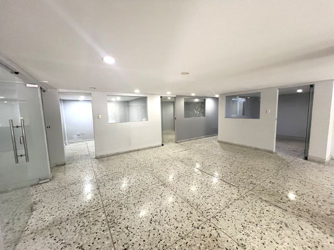 Local en arriendo en Altos Del Prado, Barranquilla, 280 m² · foto 2 de 7