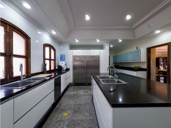 Casa de 4 alcobas en venta en Cedritos, Bogotá, 1338 m² · foto 5 de 24