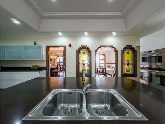 Casa de 4 alcobas en venta en Cedritos, Bogotá, 1338 m² · foto 6 de 24