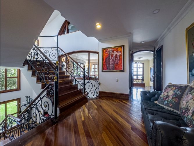 Casa de 4 alcobas en venta en Cedritos, Bogotá, 1338 m² · foto 9 de 24