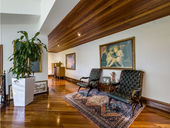 Casa de 4 alcobas en venta en Cedritos, Bogotá, 1338 m² · foto 10 de 24
