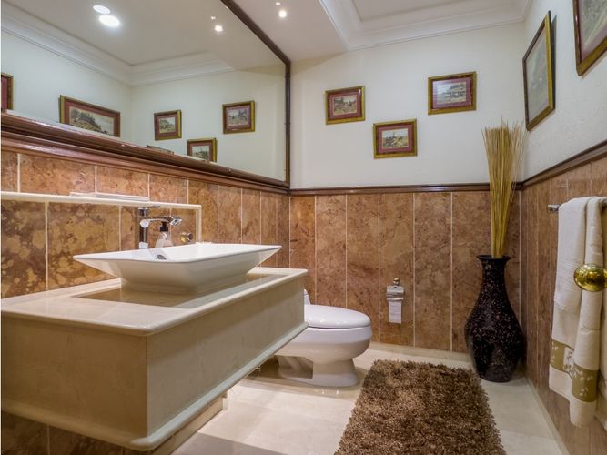 Casa de 4 alcobas en venta en Cedritos, Bogotá, 1338 m² · foto 15 de 24