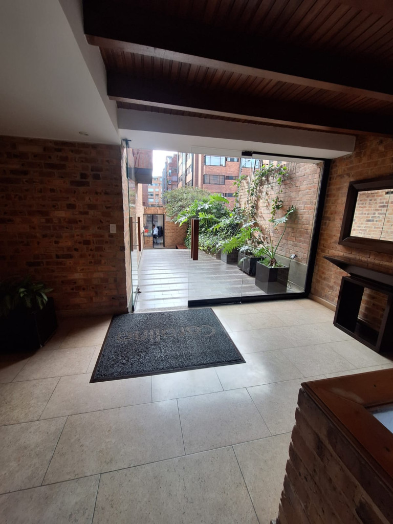 Apartamento en venta en La Carolina, Bogotá · foto 2 de 12