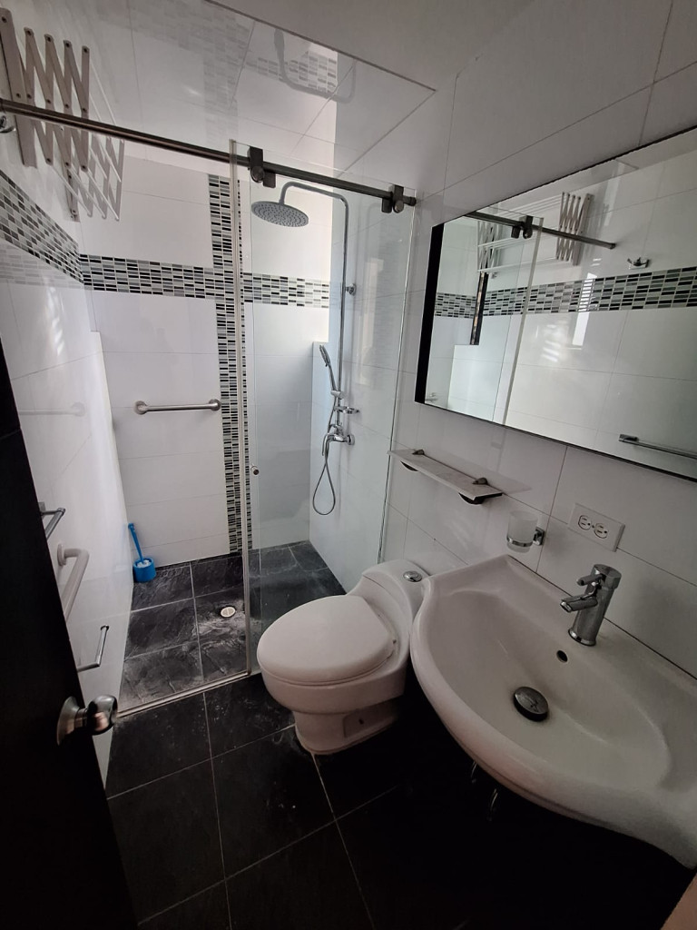 Apartamento en venta en La Carolina, Bogotá · foto 3 de 12