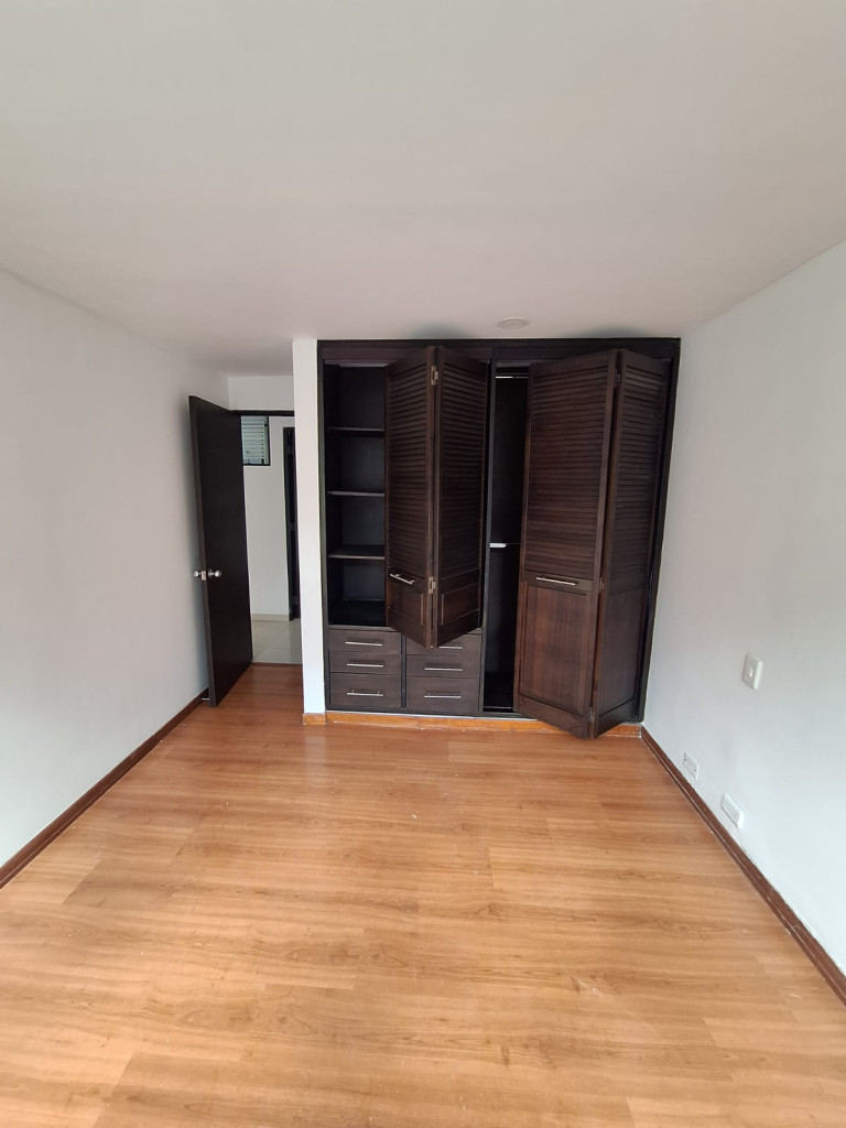 Apartamento en venta en La Carolina, Bogotá · foto 8 de 12