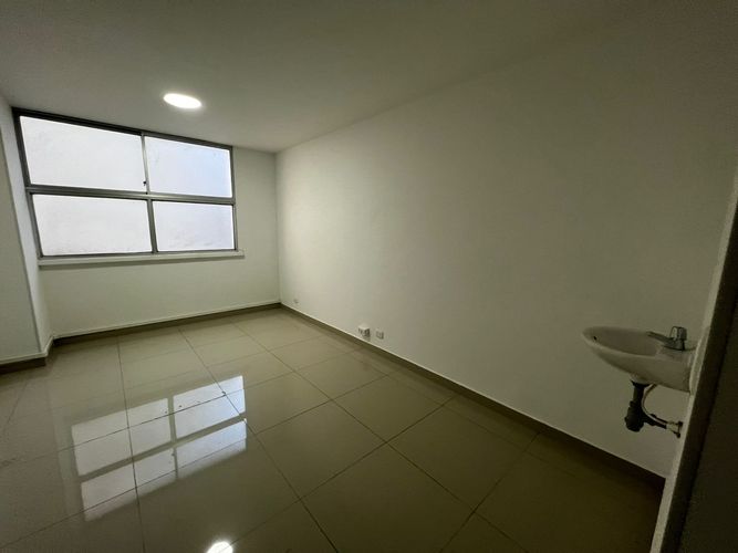 Consultorio en arriendo en San Jose Sur, Pereira, 9 m² · foto 4 de 12