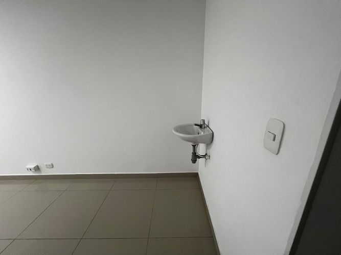 Consultorio en arriendo en San Jose Sur, Pereira, 9 m² · foto 11 de 12