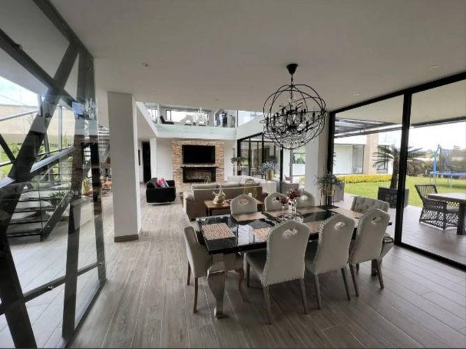 Casa de 6 alcobas en venta en Las Palmas, Envigado, 2000 m² · foto 8 de 12