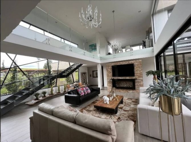 Casa de 6 alcobas en venta en Las Palmas, Envigado, 2000 m² · foto 9 de 12