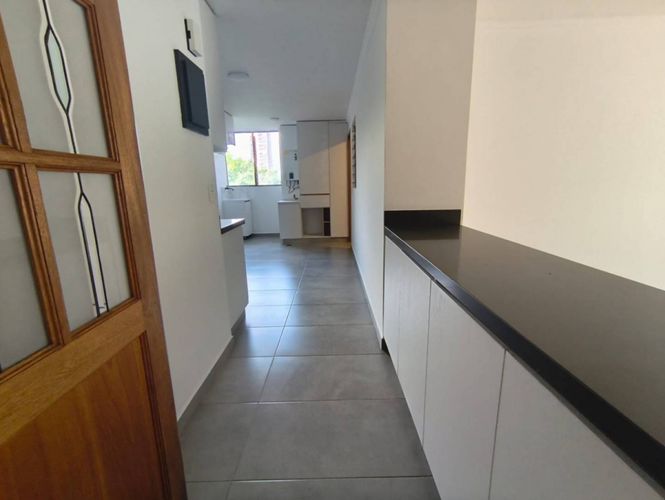 Apartamento de 2 alcobas en arriendo en El Poblado, Medellín, 130 m² · foto 11 de 16