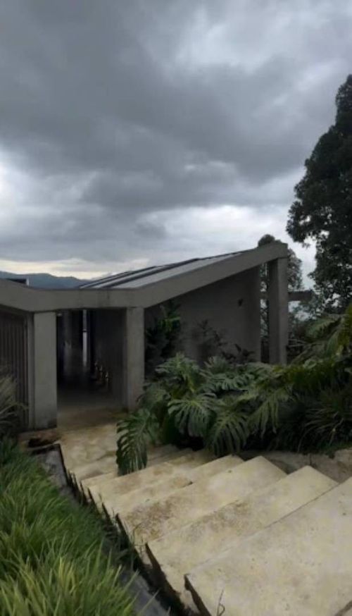 Finca en arriendo en Loma Del Escobero, Envigado, 315 m² · foto 3 de 17