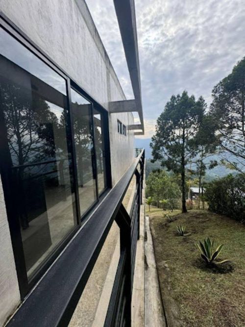 Finca en arriendo en Loma Del Escobero, Envigado, 315 m² · foto 6 de 17