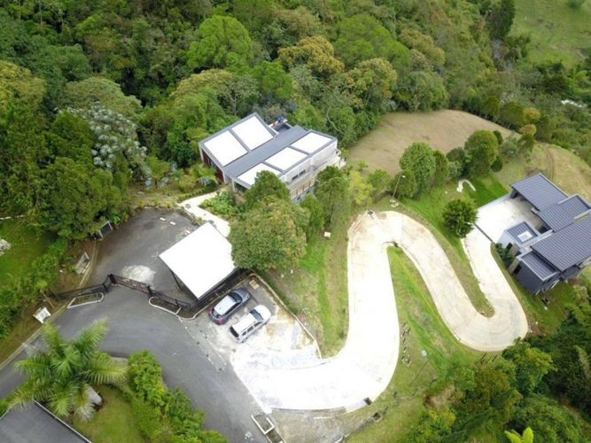 Finca en arriendo en Loma Del Escobero, Envigado, 315 m² · foto 16 de 17