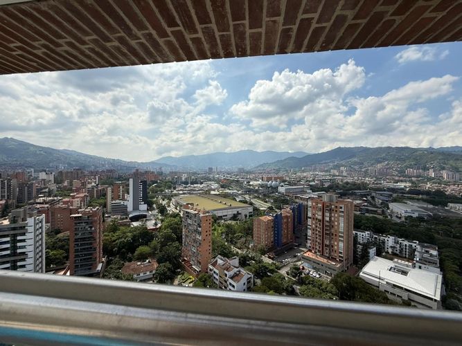 Apartamento de 3 alcobas en arriendo en Santa Maria De Los Angeles, Medellín, 104 m² · foto 3 de 23