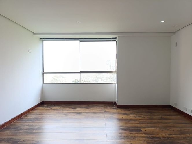 Apartamento de 3 alcobas en arriendo en Los Naranjos, Medellín, 210 m² · foto 9 de 19
