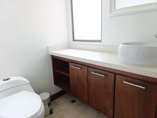 Apartamento de 3 alcobas en arriendo en Los Naranjos, Medellín, 210 m² · foto 17 de 19