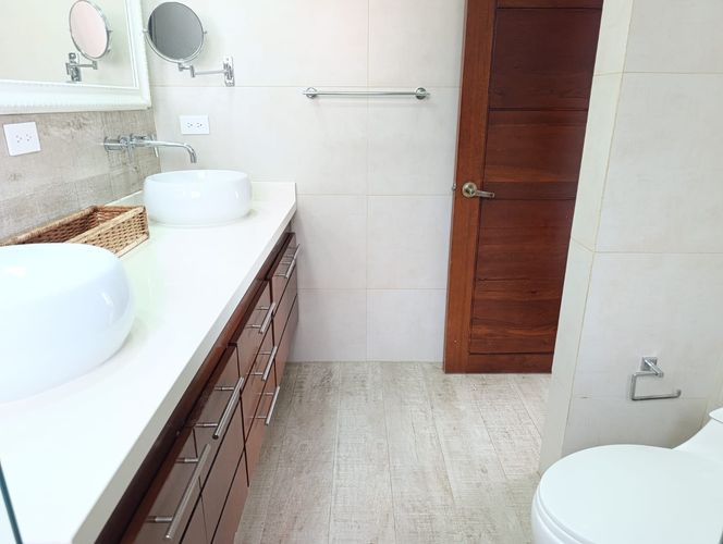 Apartamento de 3 alcobas en arriendo en Los Naranjos, Medellín, 210 m² · foto 19 de 19