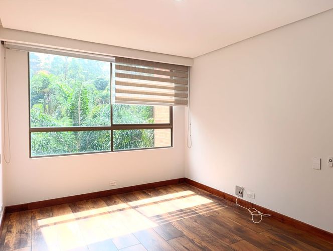 Apartamento de 3 alcobas en arriendo en Los Naranjos, Medellín, 210 m² · foto 16 de 19