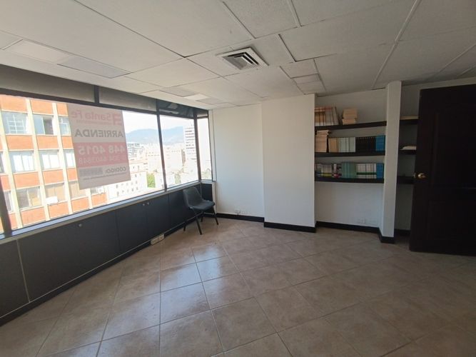 Oficina en arriendo en La Candelaria, Medellín, 25 m² · foto 6 de 22