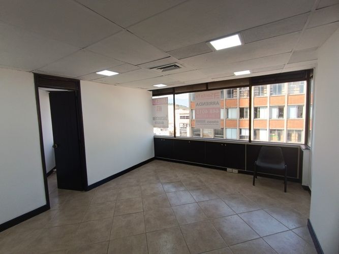Oficina en arriendo en La Candelaria, Medellín, 25 m² · foto 8 de 22