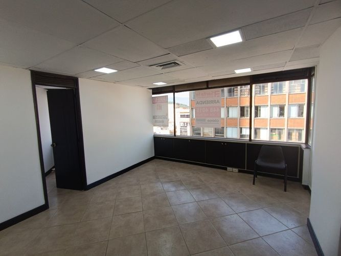 Oficina en arriendo en La Candelaria, Medellín, 25 m² · foto 9 de 22