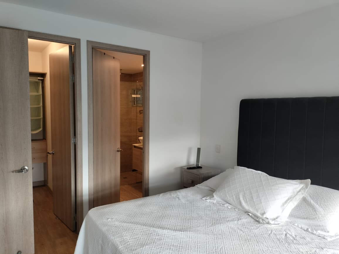 Apartamento en arriendo en El Poblado, Medellín · foto 9 de 18