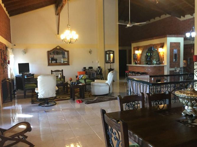 Casa de 5 alcobas en venta en Sector Parque Valencia, Armenia, 1200 m² · foto 4 de 24