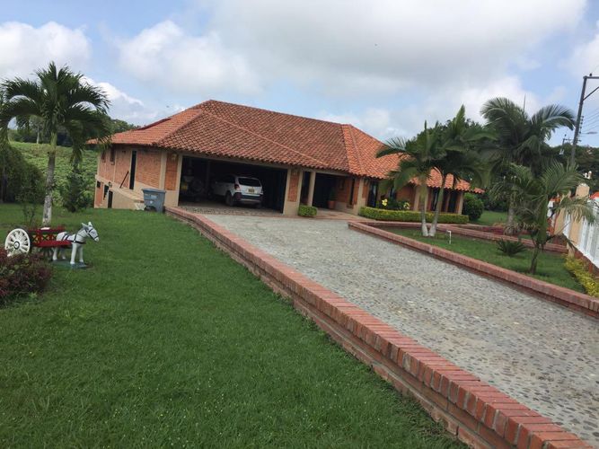 Casa de 5 alcobas en venta en Sector Parque Valencia, Armenia, 1200 m² · foto 6 de 24