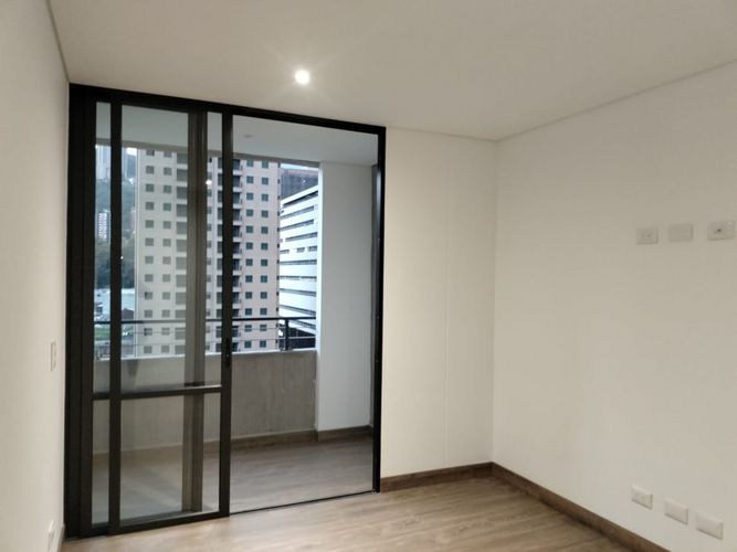 Apartamento de 3 alcobas en arriendo en El Poblado, Medellín, 107 m² · foto 5 de 16