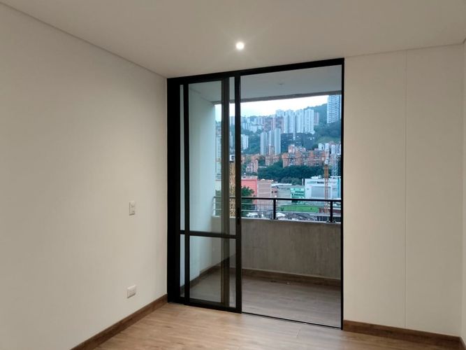 Apartamento de 3 alcobas en arriendo en El Poblado, Medellín, 107 m² · foto 4 de 16