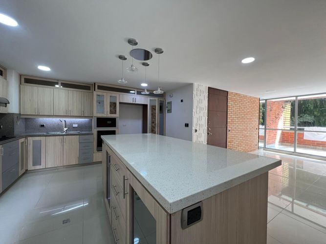 Apartamento de 3 alcobas en arriendo en Cumbres, Envigado, 150 m² · foto 3 de 20