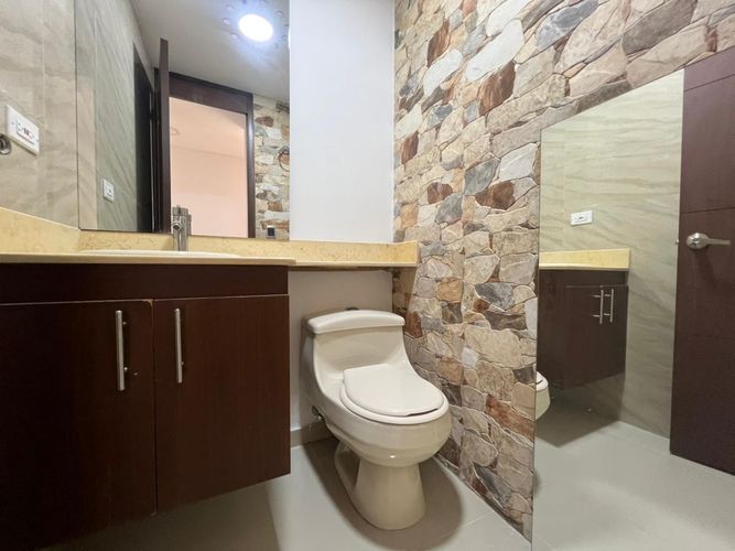 Apartamento de 3 alcobas en arriendo en Cumbres, Envigado, 150 m² · foto 18 de 20