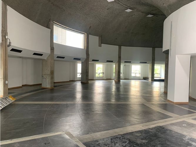 Local en arriendo en Los Balsos, Medellín, 728 m² · foto 5 de 17