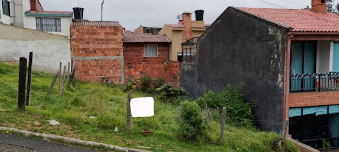 Lote en venta en La Cañada, La Calera, 126 m² · foto 2 de 6