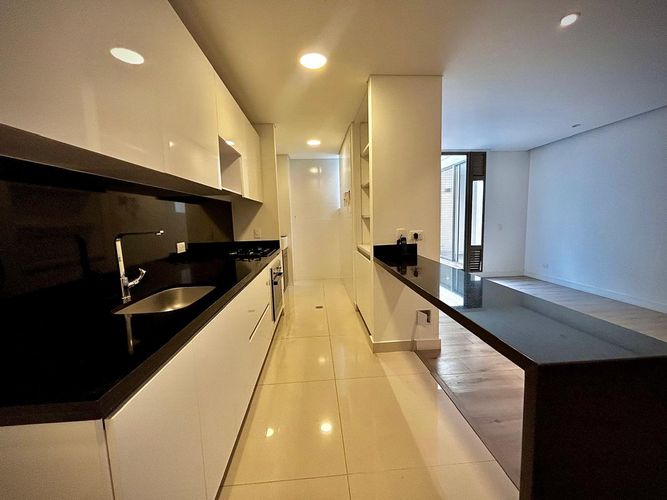 Apartaestudio en venta en Santa Barbara Occidental, Bogotá, 66 m² · foto 9 de 23